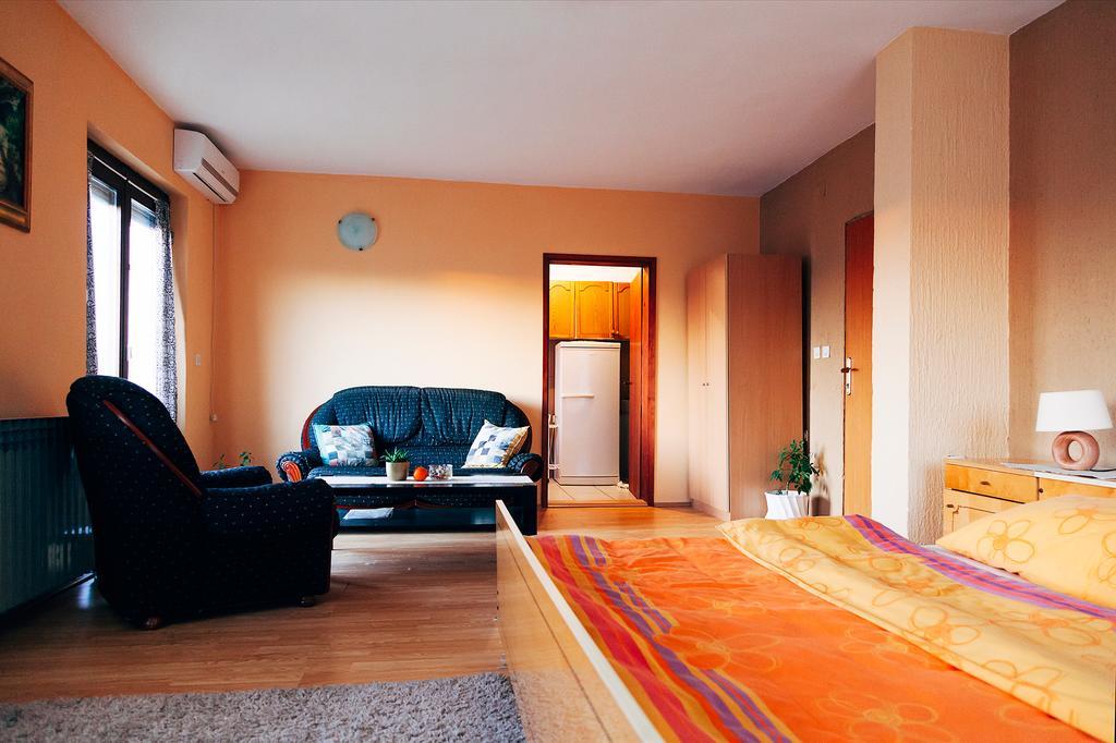 Apartmani Maraton Вуковар Экстерьер фото