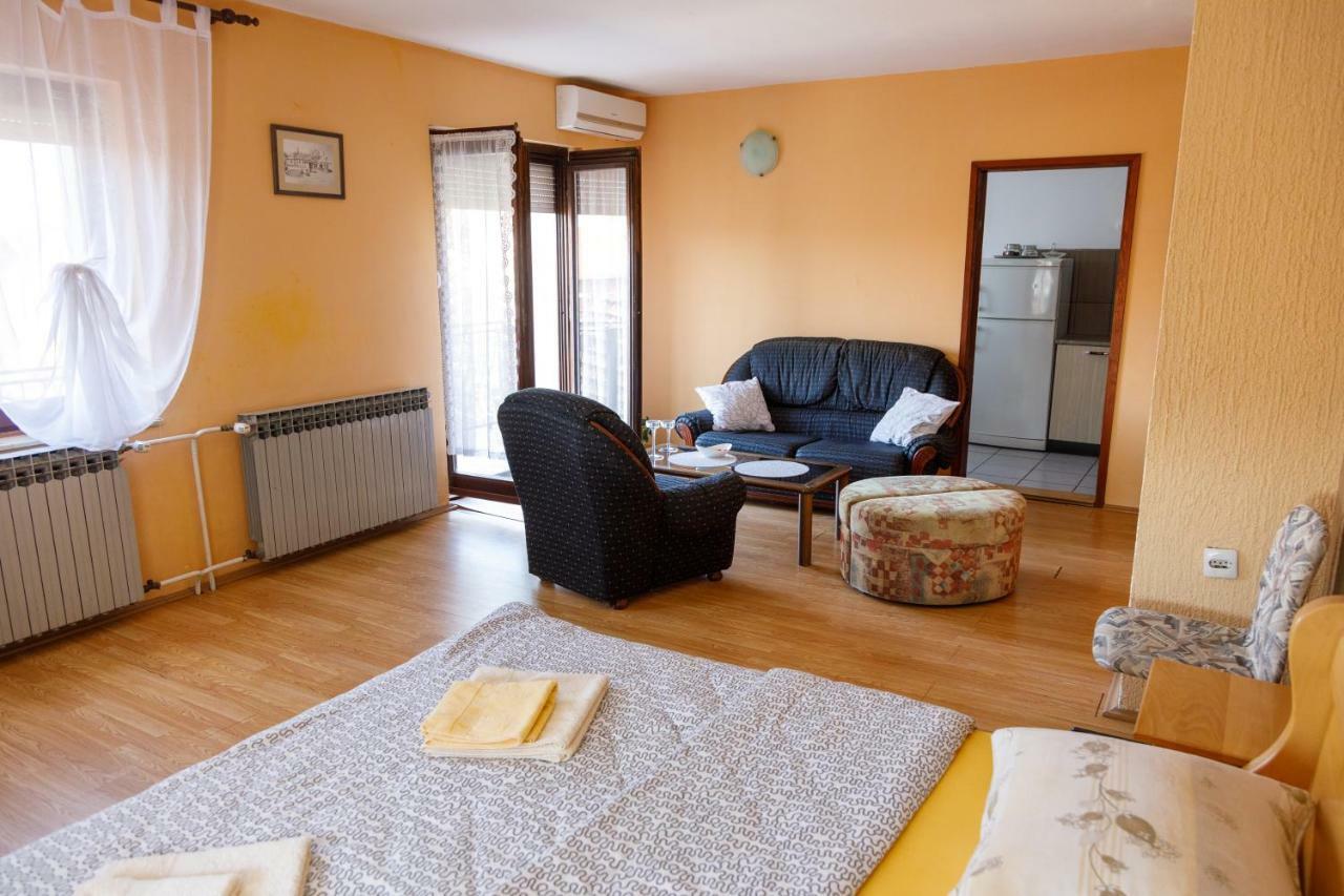 Apartmani Maraton Вуковар Экстерьер фото